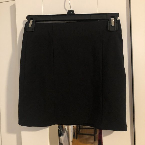 Black mini skirt - Picture 1 of 1